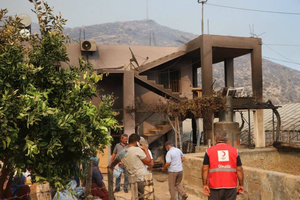 Evleri yanan vatandaşlar: Canımızı zor kurtardık
