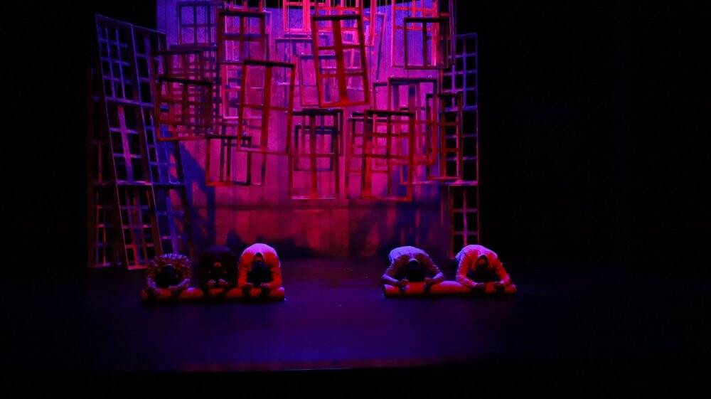 Konya Şehir Tiyatrosu 'Misafir' oyunuyla sezonu açtı