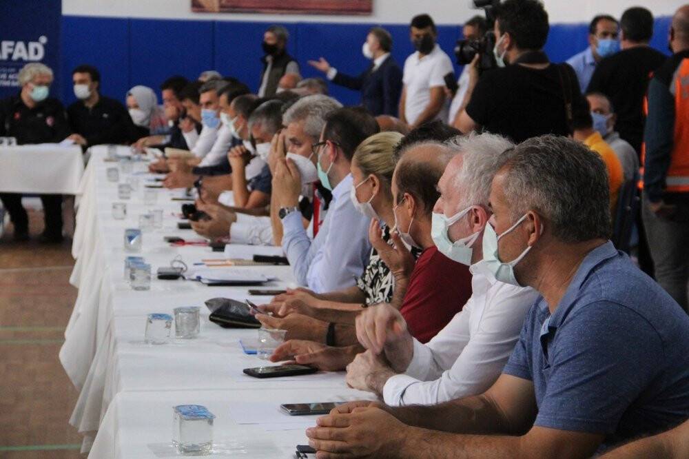 5 Bakan, yangınların son durumunu koordinasyon toplantısında ele alıyor