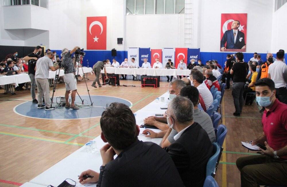 5 Bakan, yangınların son durumunu koordinasyon toplantısında ele alıyor