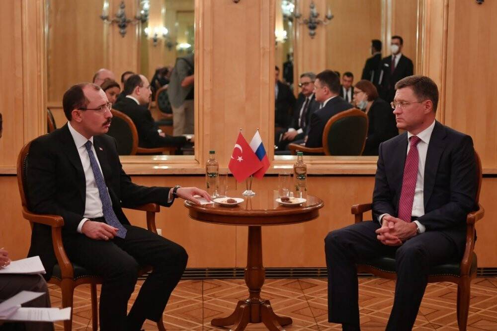 Bakan Muş, Moskova’da Türk-Rus İş Forumu’na katıldı