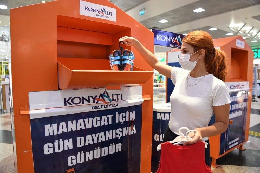 Konyaaltı’ndan Manavgatlı çiftçilere yem desteği