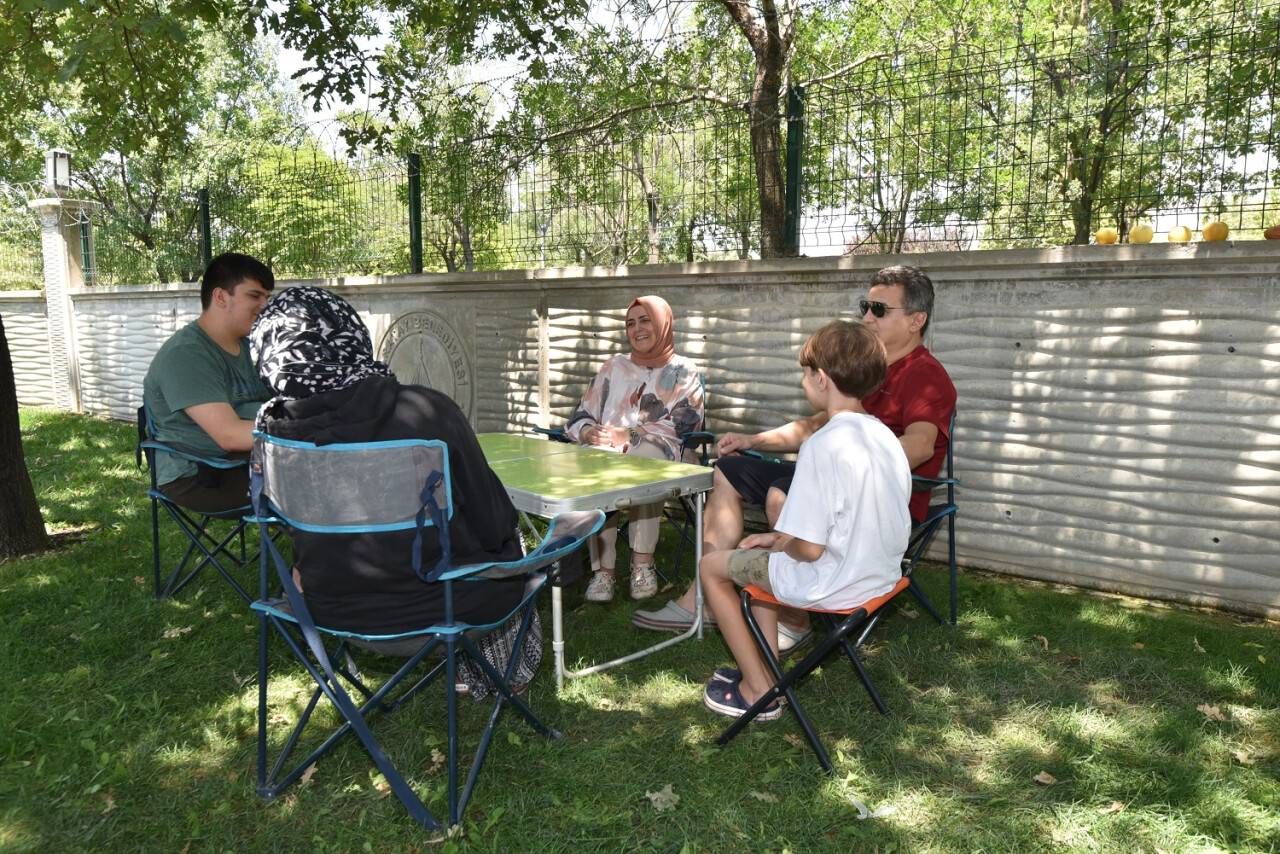 karatay-karavan-parkinda-6.jpg