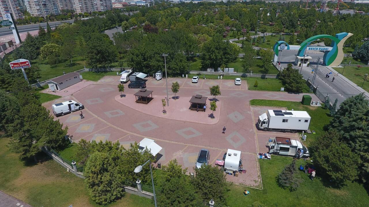 karatay-karavan-parkinda-7.jpg