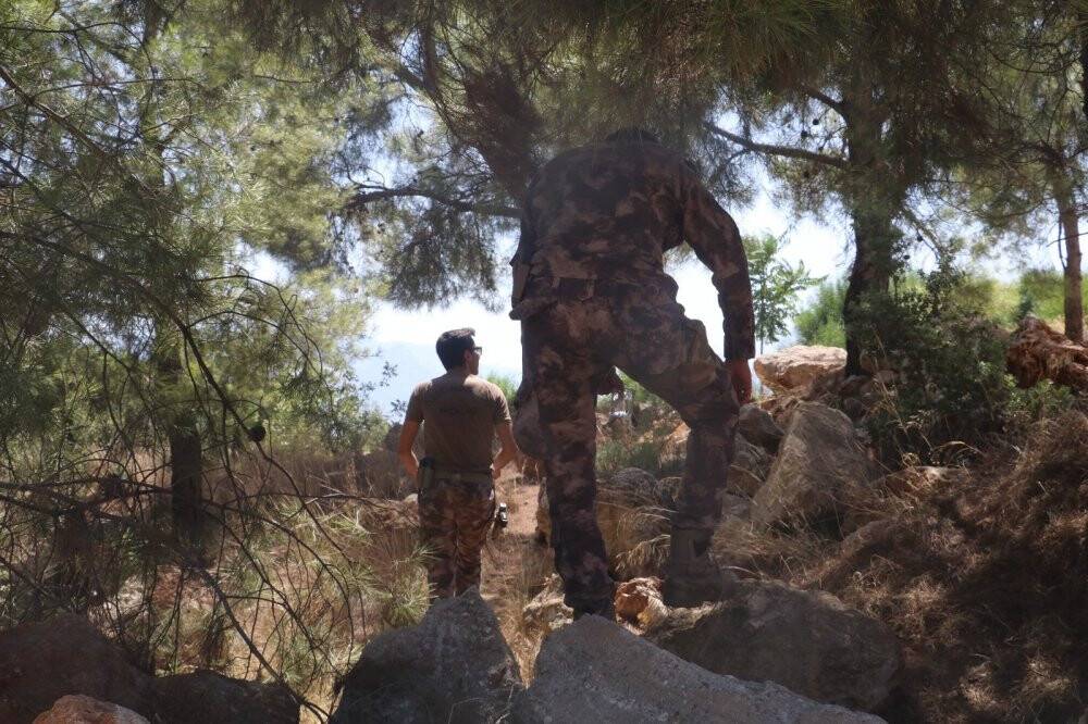 Azra’nın vücudunun kayıp parçaları Özel Harekat polisleri tarafından aranıyor