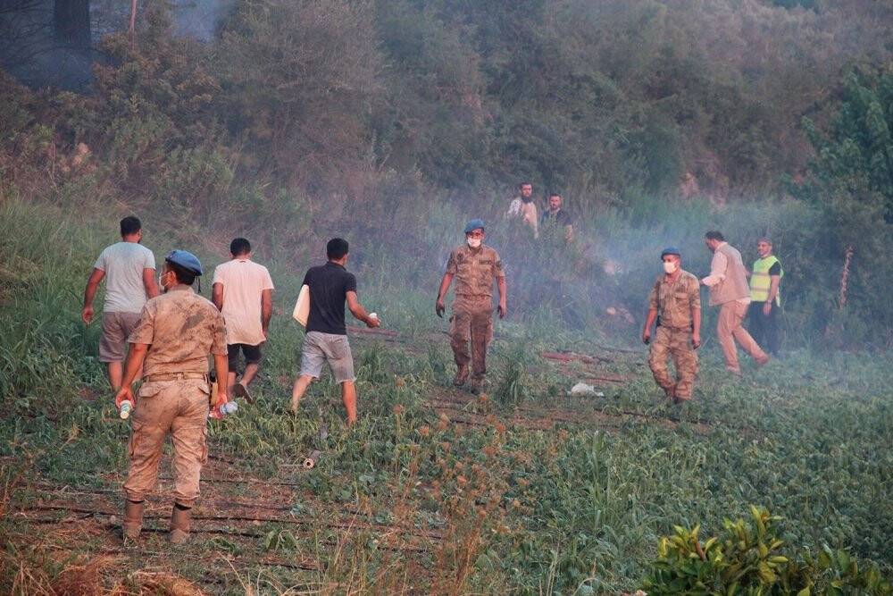 Jandarma Genel Komutanlığı 2 bin 310 personeliyle yangınla mücadele ediyor