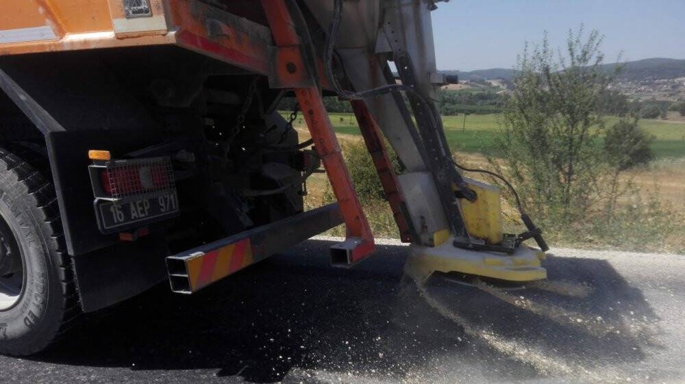 Sıcaklardan asfalt eridi