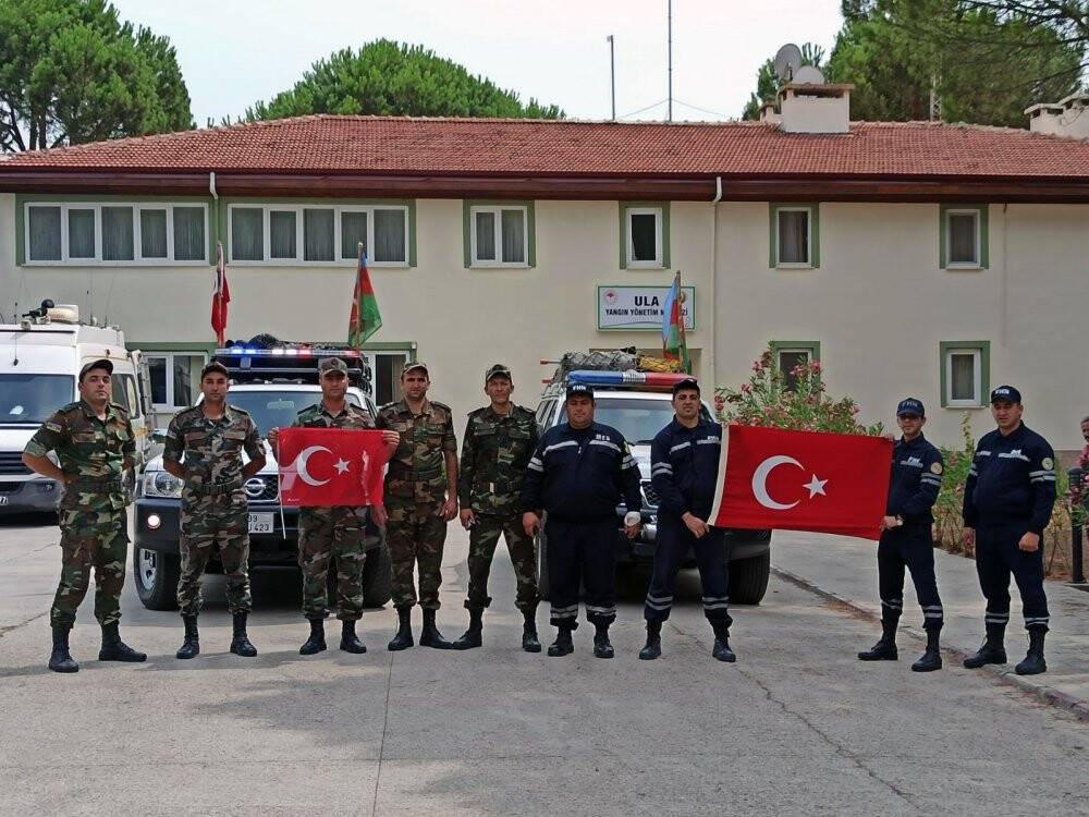 Azerbaycan’dan ekip desteği sürüyor