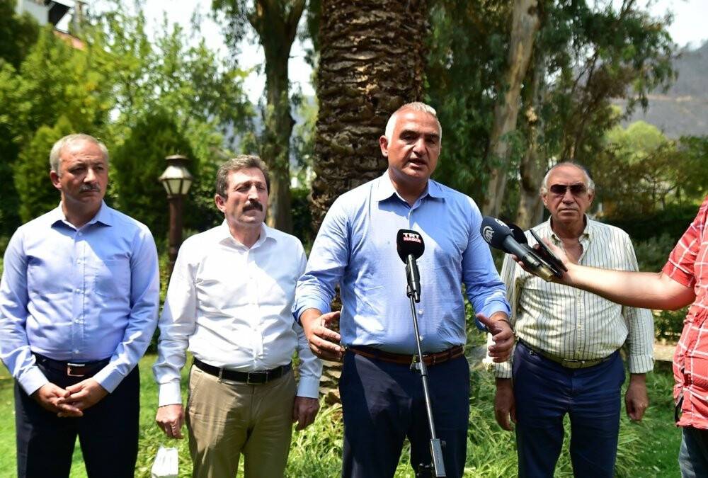 Bakan Ersoy: El birliğiyle yeni bir Marmaris hikayesi yazacağız
