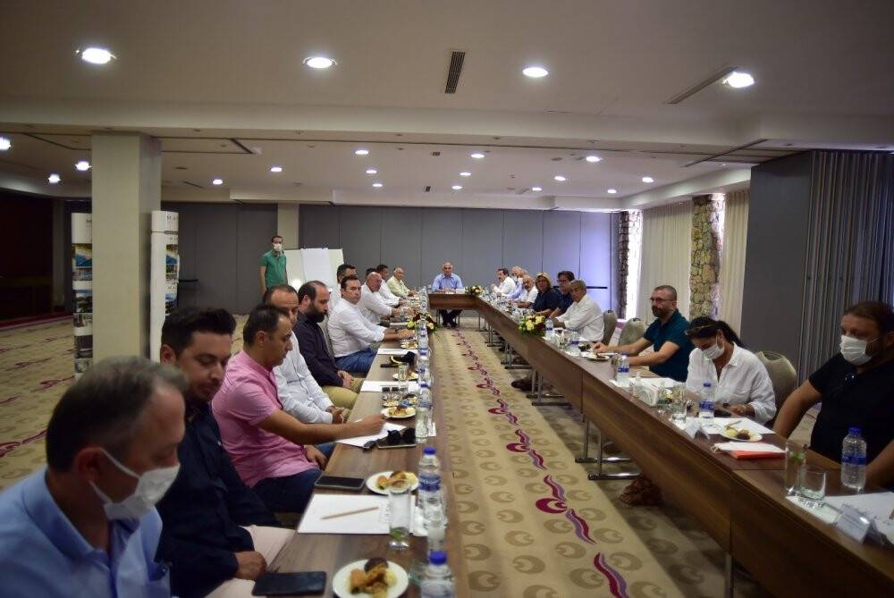 Bakan Ersoy: El birliğiyle yeni bir Marmaris hikayesi yazacağız