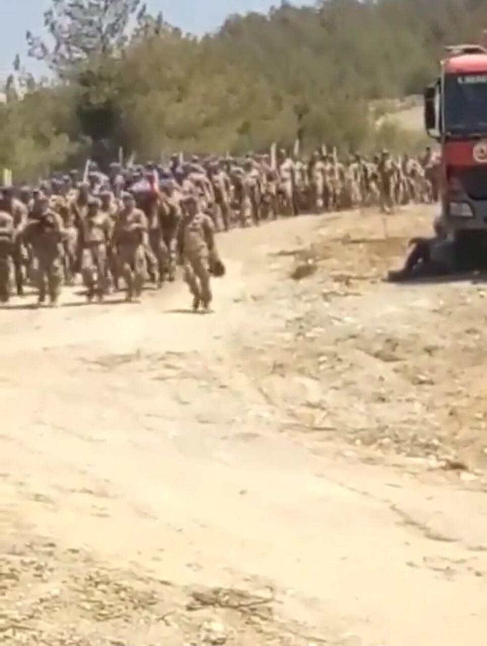 Hatay yangını söndürüldü: Mehmetçik marş eşliğinde kışlaya döndü