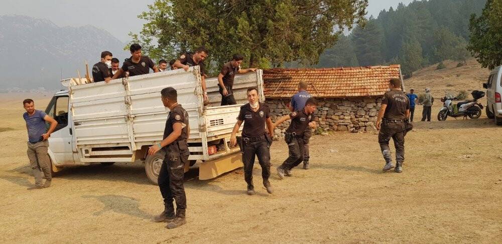 Yangının isimsiz kahramanları çevik kuvvet