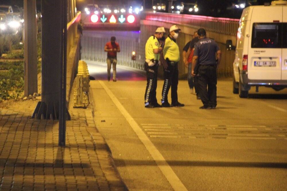 Konya’da yol kenarındaki şüpheli poşet fünye ile patlatıldı