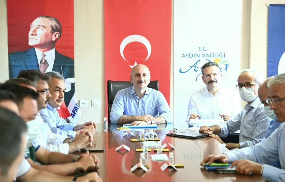 Bakan Karaismailoğlu: Çine’deki yangın kontrol altına alındı