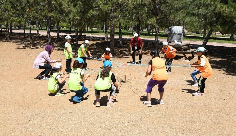 Genç KOMEK öğrencileri yaz kamplarında deneyim kazanıyor