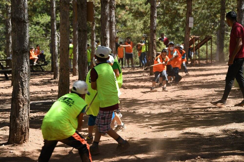Genç KOMEK öğrencileri yaz kamplarında deneyim kazanıyor