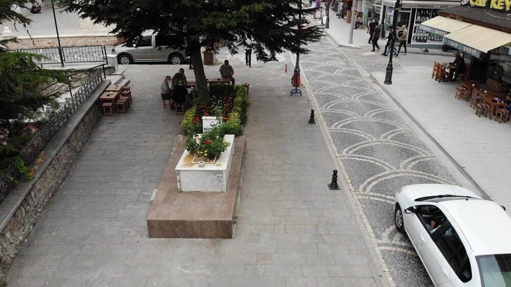 Kent merkezindeki ’Meçhul Asker’ mezarı dikkat çekiyor