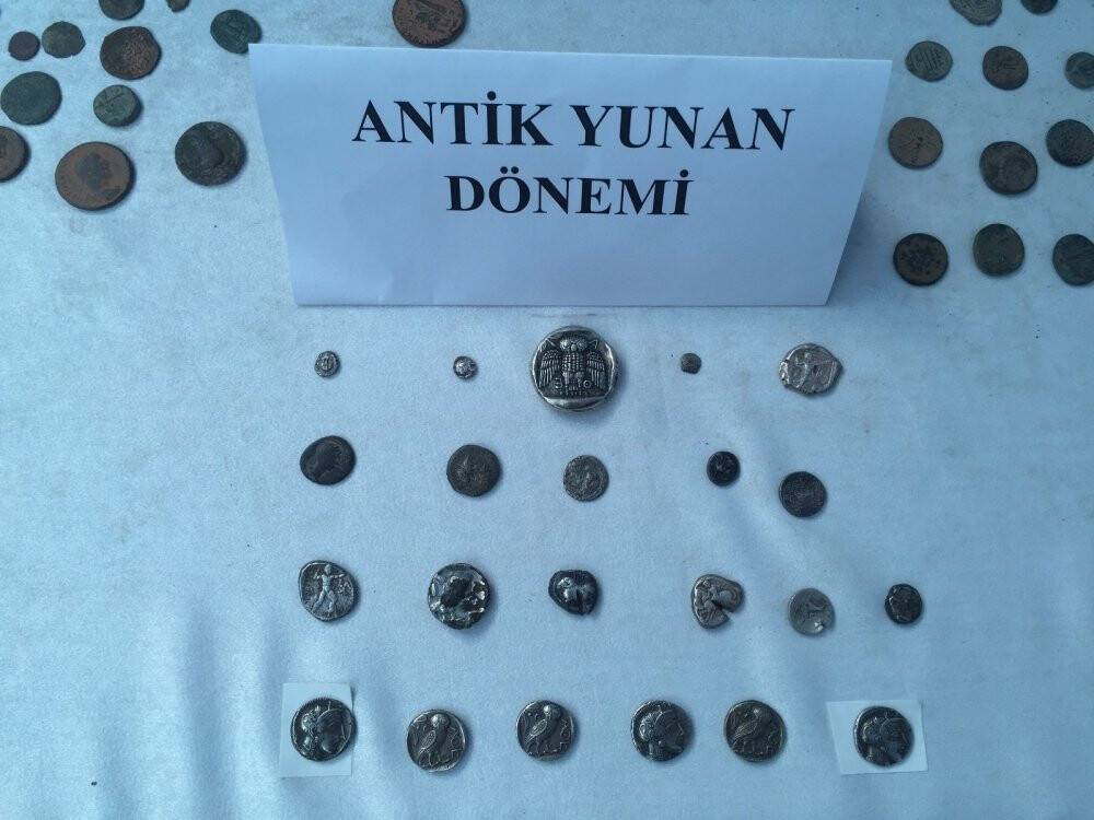 “Anadolu” operasyonunda ele geçirilen tarihi eserler göz kamaştırdı