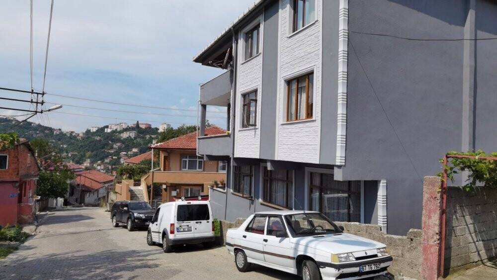 Kavgalı olduğu gelinine 6 el ateş açtı, intihar etmek istedi