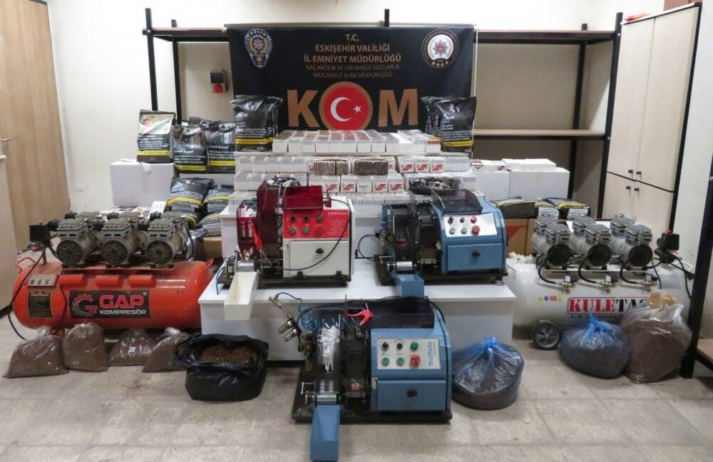 Evini kaçak sigara imalathanesine çeviren şahıs yakalandı