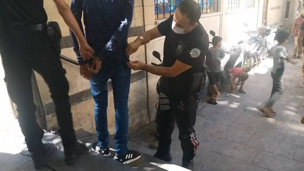 Gaziantep’te güpegündüz kapkaç şoku