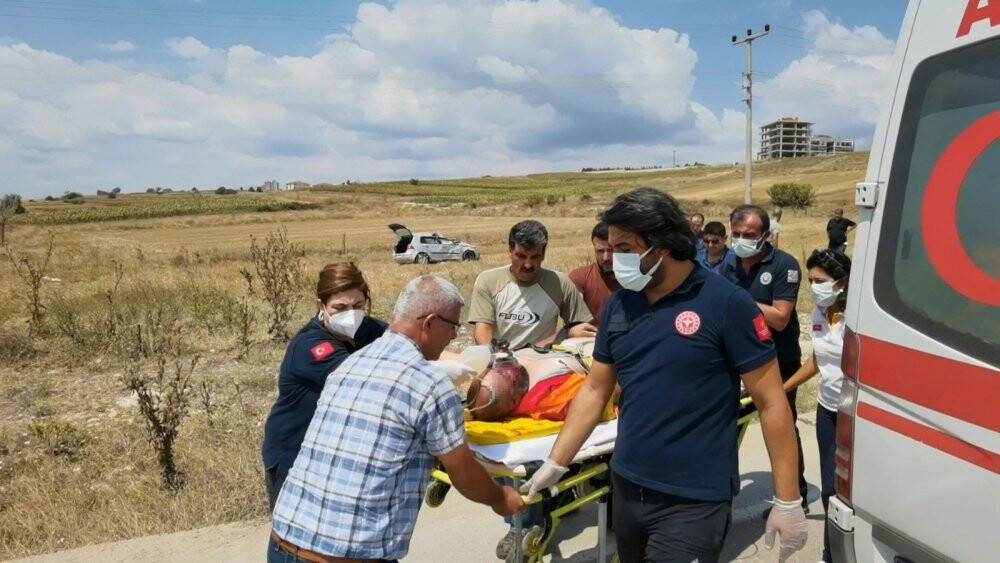Otomobil şarampole yuvarlandı: 1 ölü, 1 yaralı
