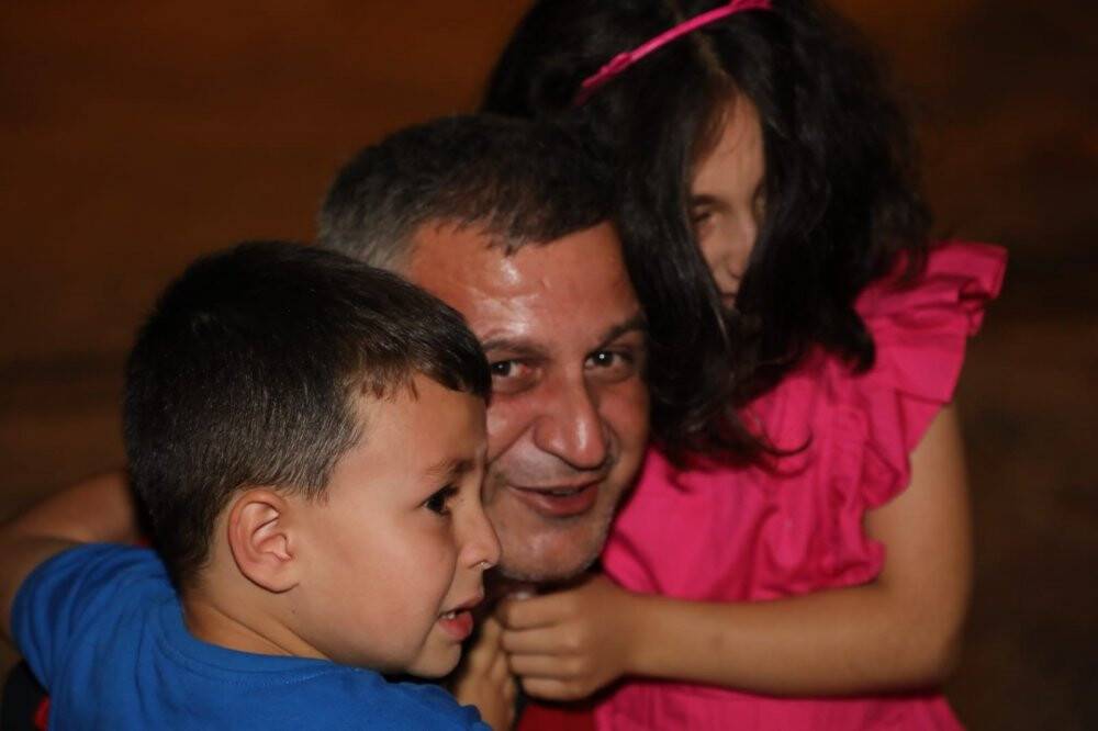 Yangın bölgelerinden dönenleri aileleri gözyaşları ile karşıladı