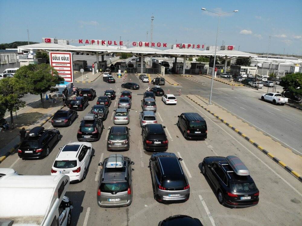 Kapıkule’de gurbetçi yoğunluğu