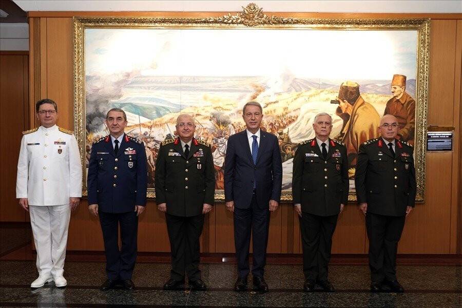 Kara Kuvvetleri Komutanlığında devir teslim töreni
