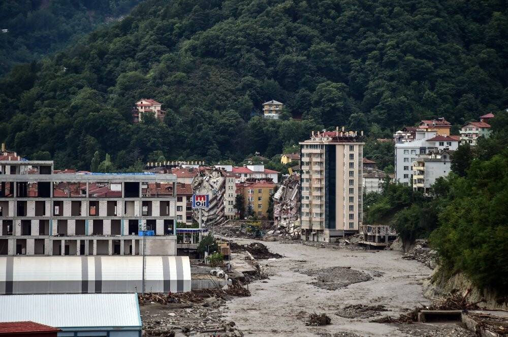 Sel bölgesinde deniz iki renk