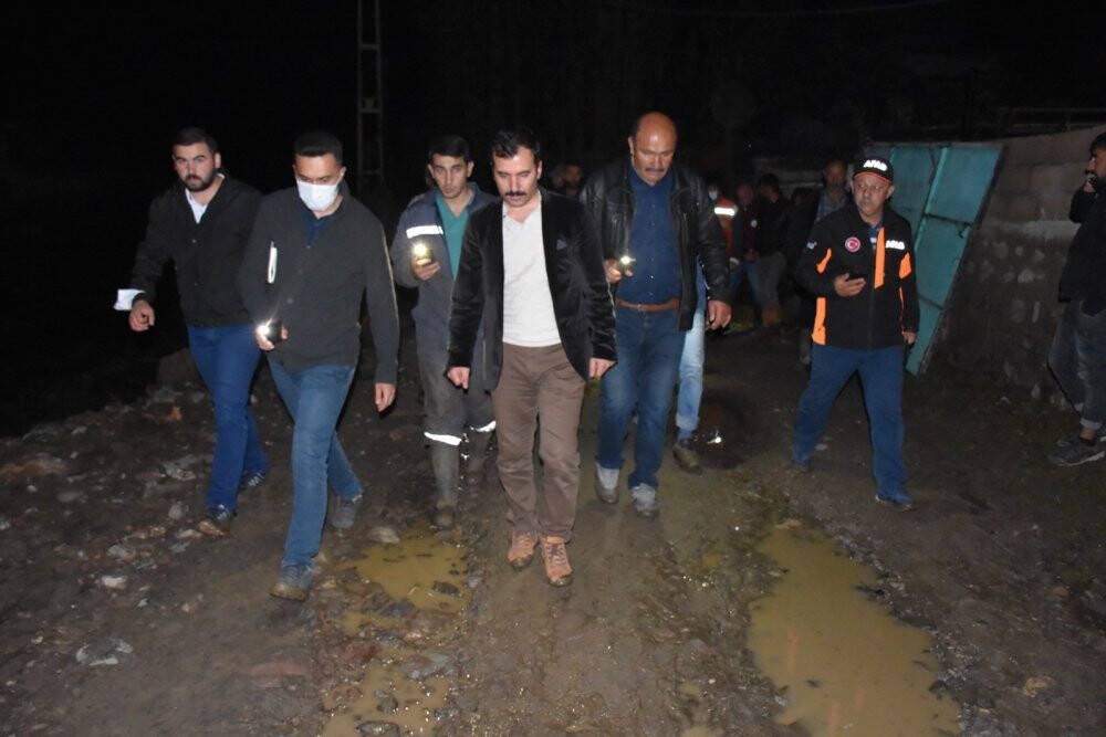 Sarıkamış’ta sel felaketi: 40 ev ile 6 araç hasar gördü