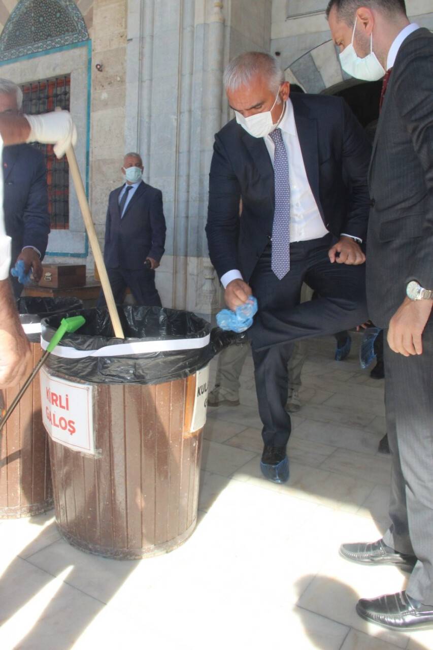 Bakan Ersoy, Mevlana Müzesi restorasyon çalışmalarını inceledi