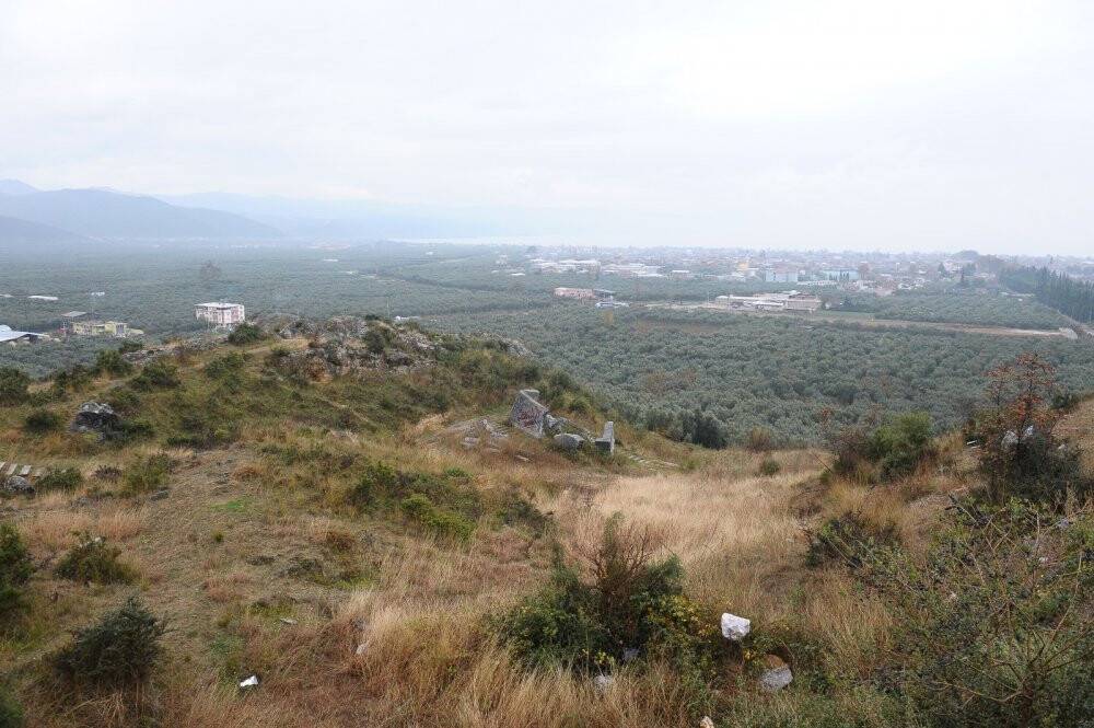 Kral mezarı turizme kazandırılmayı bekliyor