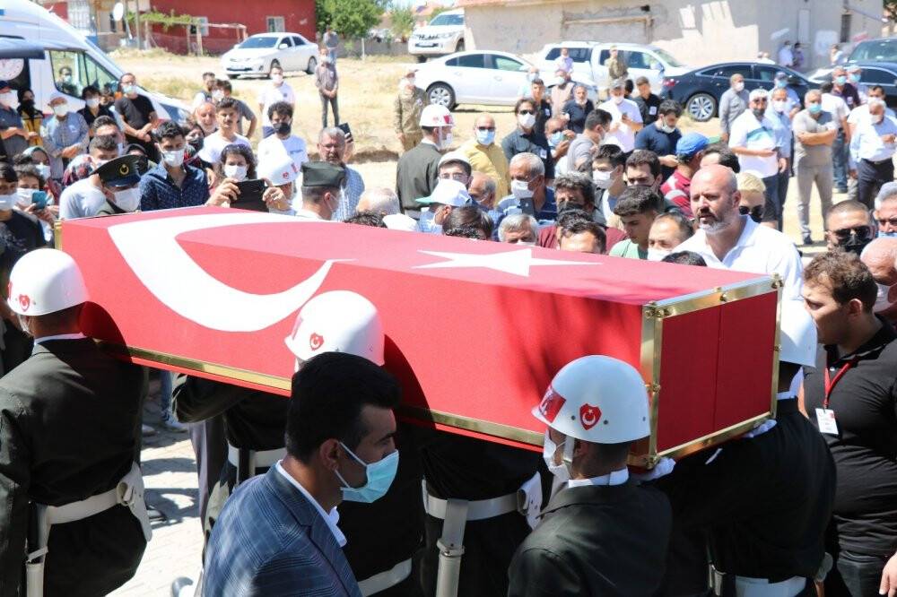 Şehit Tuncer, son yolculuğuna uğurlandı