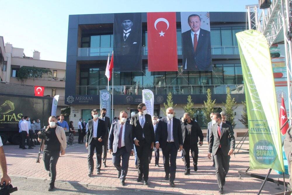 Bakan Ersoy Konya’da 5 kütüphanenin açılışını gerçekleştirdi