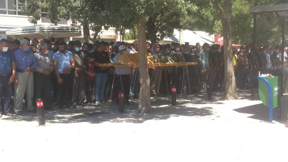 Cezaevinde ölen Büyükşen çiftçi cinayeti tutuklusu defnedildi