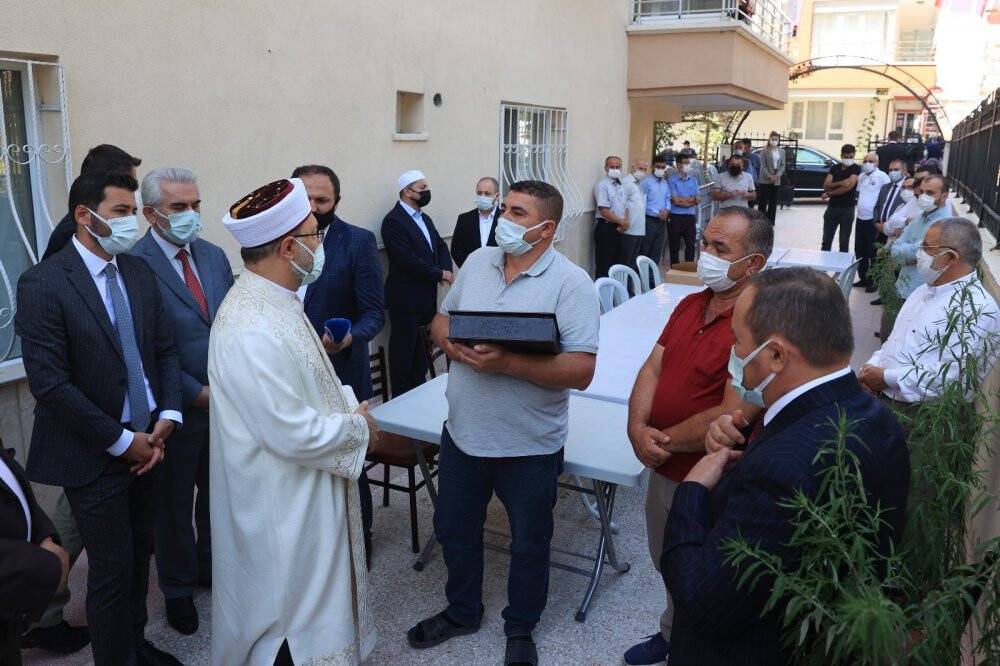 Diyanet İşleri Başkanı Erbaş’tan Emirhan Yalçın’ın ailesine taziye ziyareti