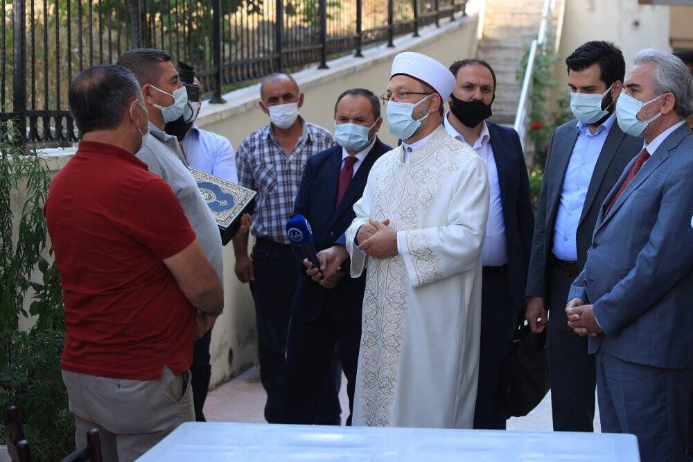 Diyanet İşleri Başkanı Erbaş’tan Emirhan Yalçın’ın ailesine taziye ziyareti