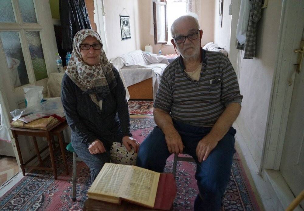 Mehmetçiğin bulduğu eşinin hediyesi olan 35 yıllık Kur’an-ı Kerim Bingül teyzeye teslim edildi