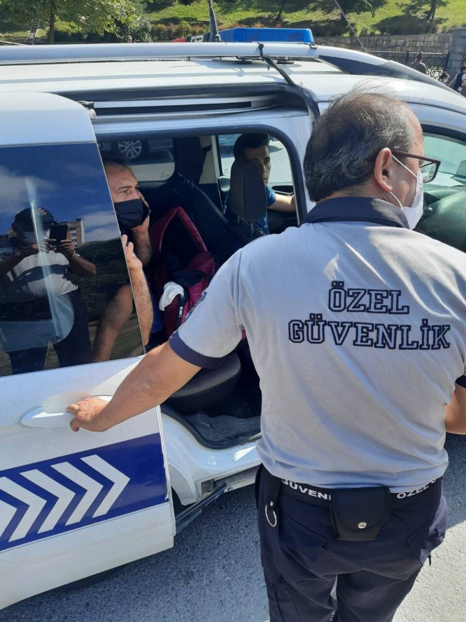 Parkta yeni doğmuş bebek bulundu