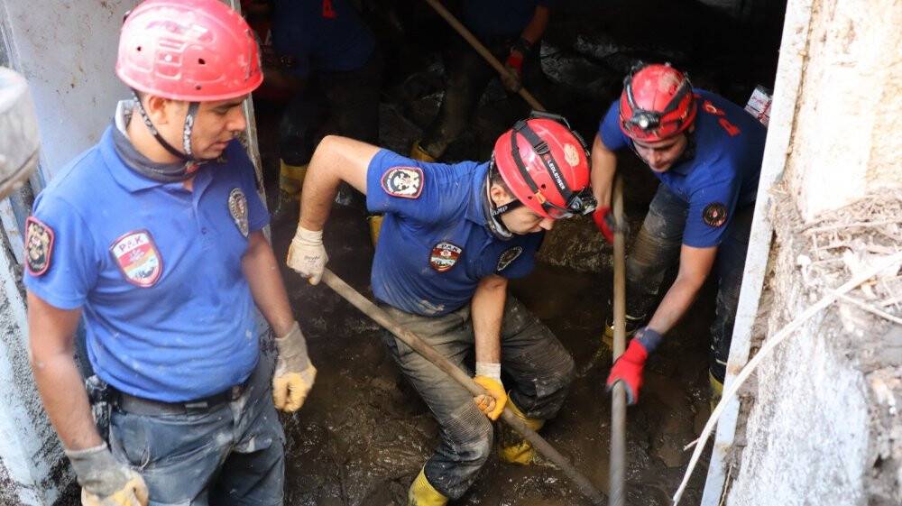 Sel felaketi bölgesinde 300’e yakın vatandaşı kurtaran kahraman tim