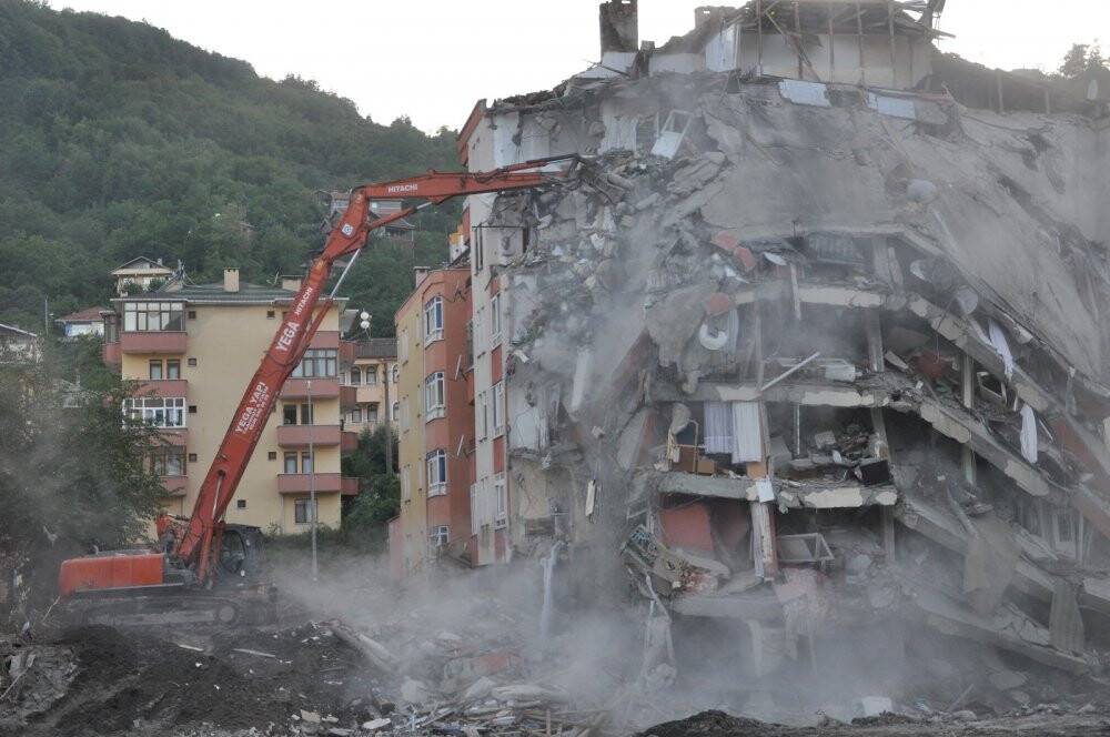 Batı Karadeniz’de sel afetinde 137 acil yıkılacak bina bulunuyor