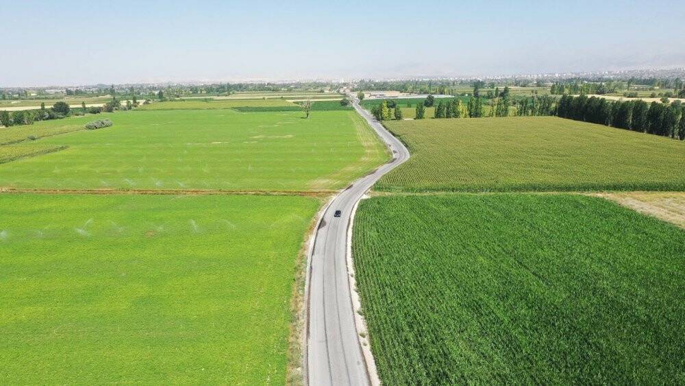 Konya Büyükşehir Ereğli’de bu yıl 22,6 kilometre mahalle yolu yapıyor