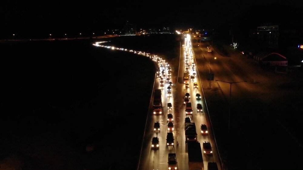 43 ilin geçiş güzergâhında trafik kilit: Yoğunluk havadan görüntülendi
