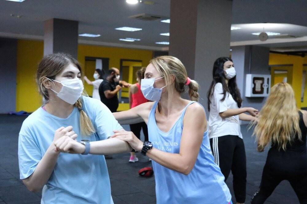 Kadınlar şiddete karşı Krav Maga öğreniyor
