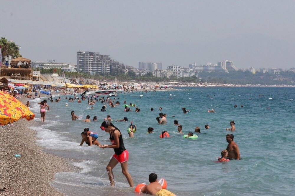 6 Eylül’den itibaren aşısız olan vatandaşlar birçok yere PCR testsiz giremeyecek