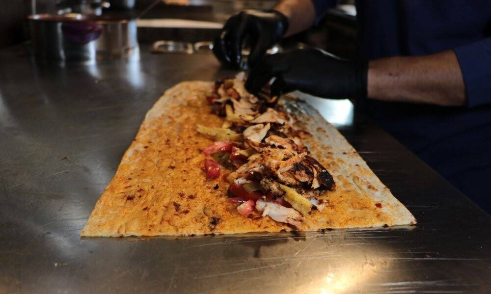 24 ayar altın kaplamalı tavuk döner