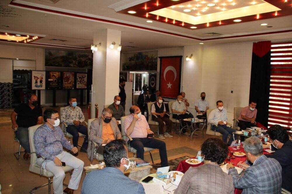 Akşehir’de muhtarlara bilgilendirme toplantısı yapıldı