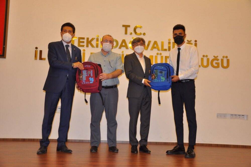 400 ihtiyaç sahibi öğrenciye kırtasiye yardımı