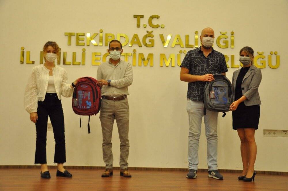 400 ihtiyaç sahibi öğrenciye kırtasiye yardımı